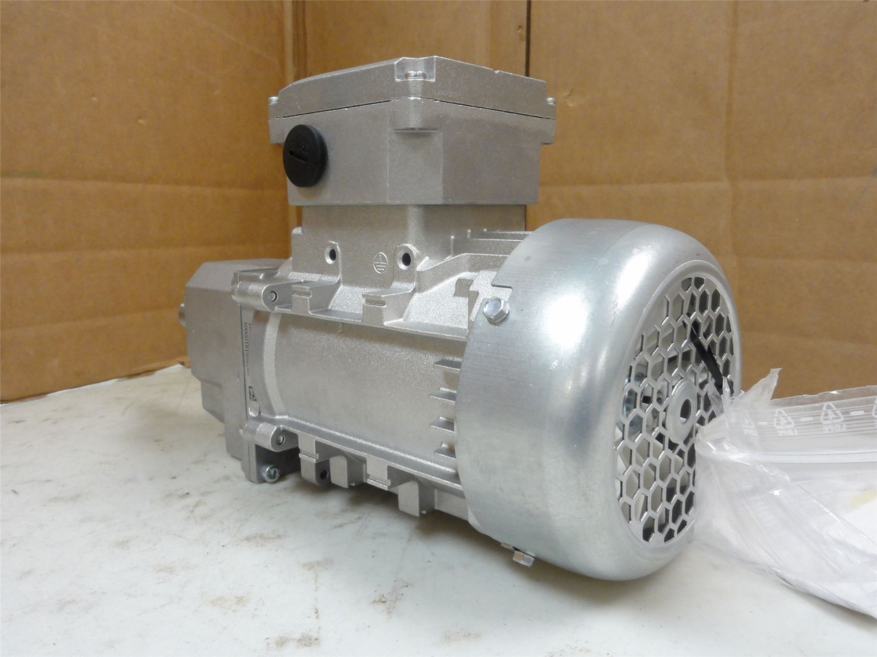 Lenze G50AH045MVCR2C00; Gear-Motor 46.55:1 Ratio 0.12Kw; 460V