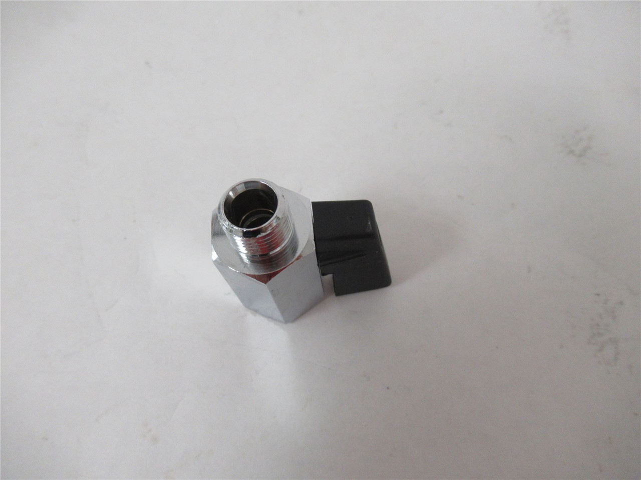 Poly Clip 72979; Valve Ball 1/2 NPT Male X 1/2 HPSC Female