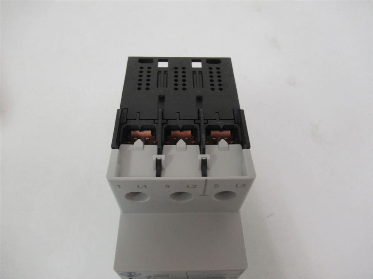 Allen-Bradley 140MT-D9E-B63; Manual Starter 406.3Amp