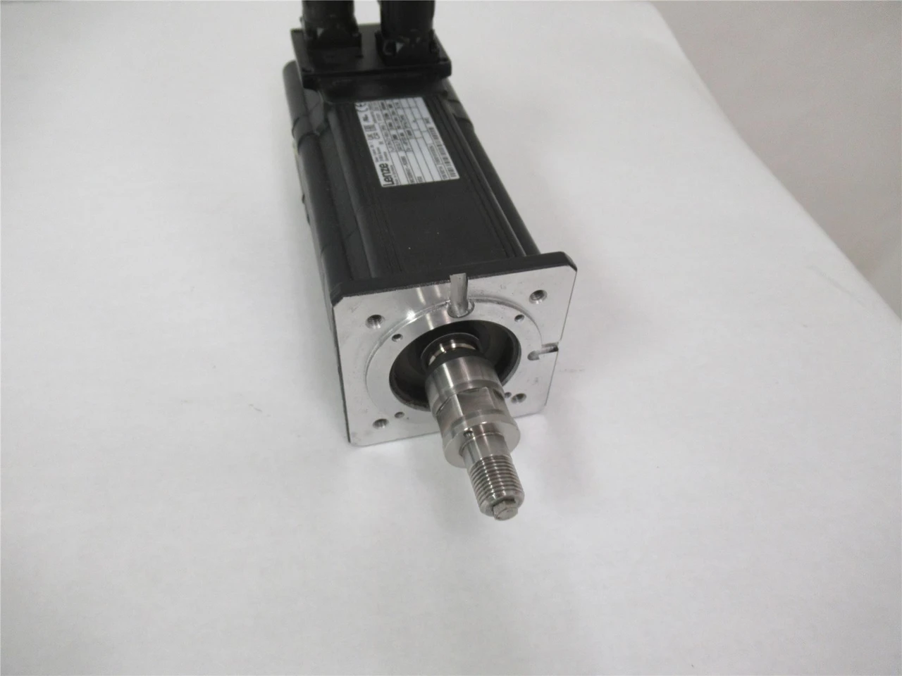 Lenze MCS09H41-RS0B0; Servo 10.2AMP 300V 270HZ 4050RPM 11 NM