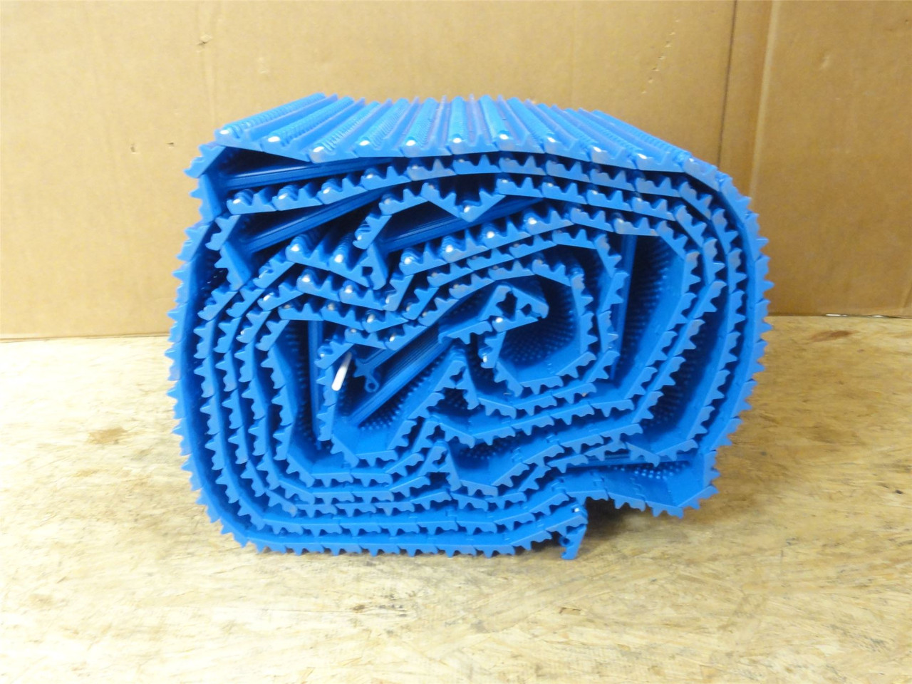 Intralox S1600-13-18; Nub Top Flighted Belt; 13" W x 18' L