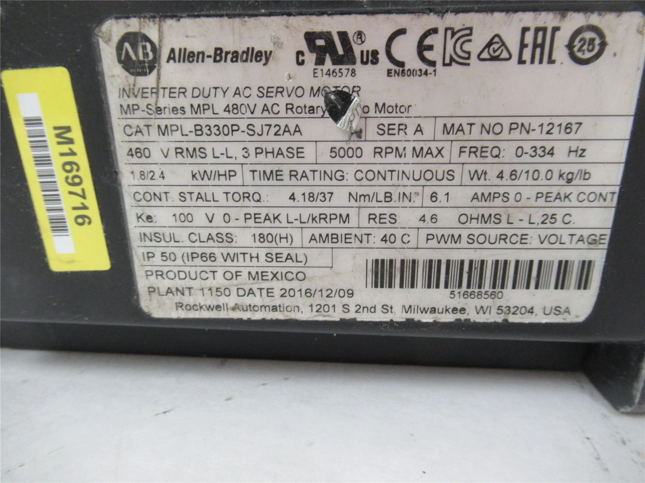 Allen-Bradley MPL-B330P-SJ72AA; Servo Motor 200V 5000 RPM 3 Phase