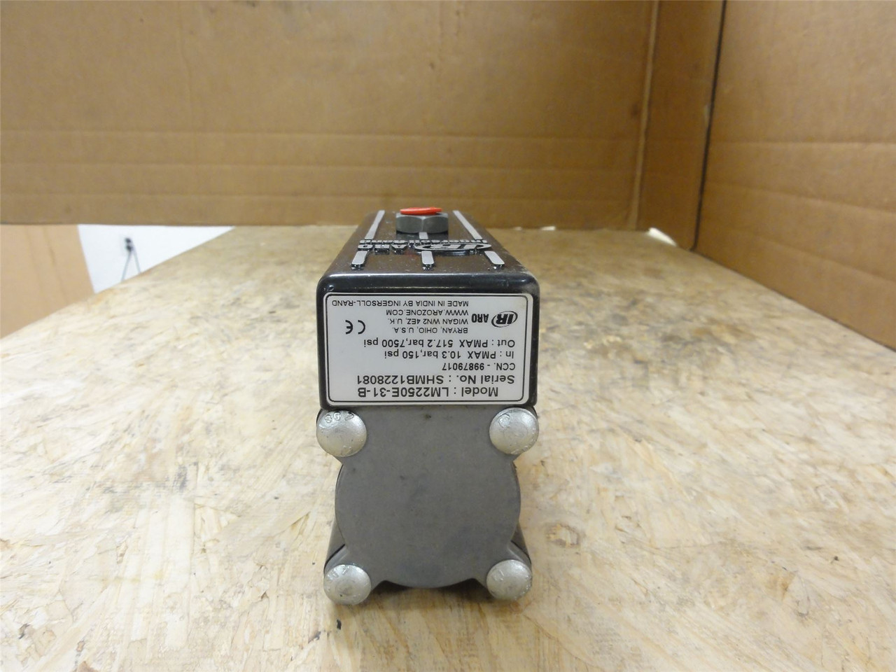 ARO LM2250E-31-B; Air Powered Grease Pump 50:1; 1.46GPM