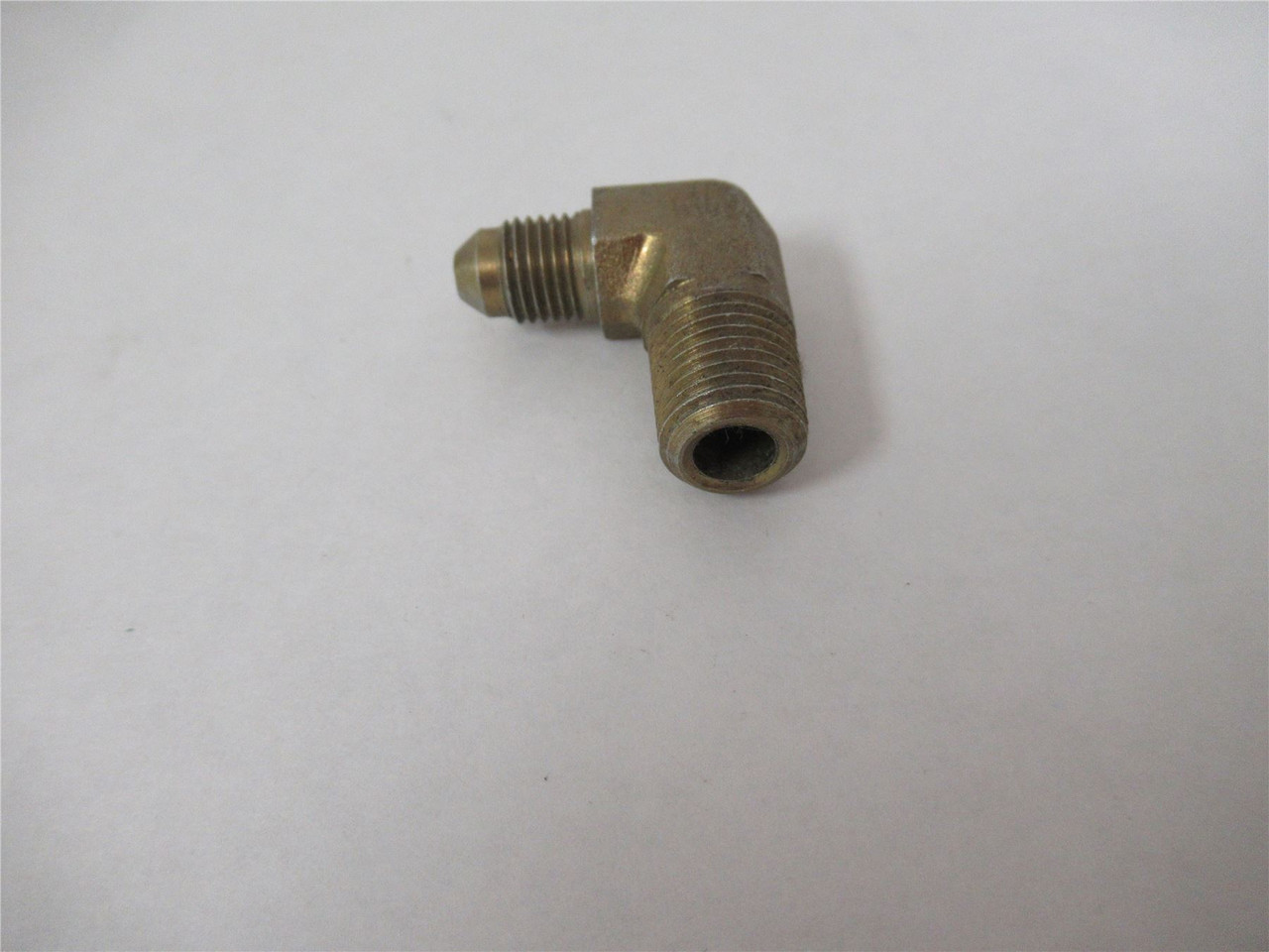 Parker 4-4CTX; Lot-7 90 Degree Elbow Male 1/4NPT X 1/4