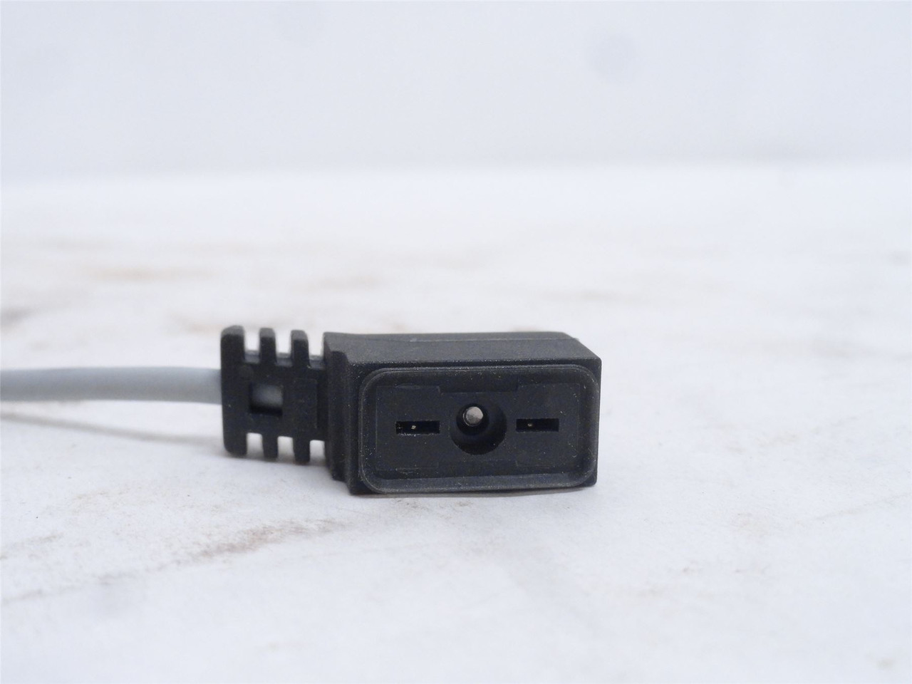 Festo NEBV-Z4WA2L-R-E-10-N-LE2-51; Connecting Cable 8047678
