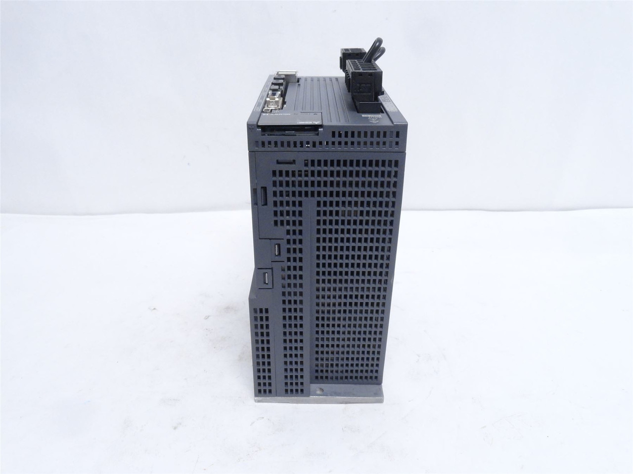 Mitsubishi MR-J4-200B-RJ; Servo Drive Unit/Amplifier; 2kW