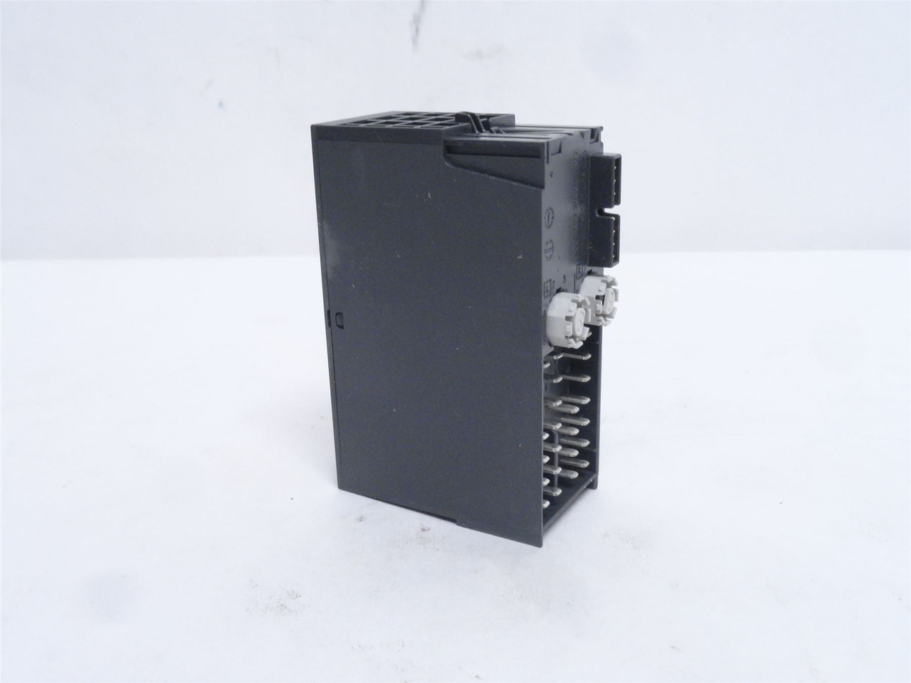 Siemens 6ES7-138-4FB04-0AB0; Digital Output Module; 24VDC