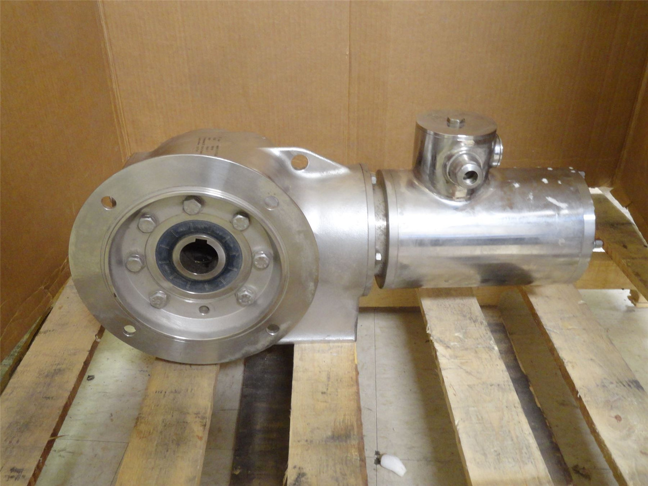 Dertec FKA:068M5; AC Gear Motor; 45:1 Ratio; 0.37kW; 230/400V