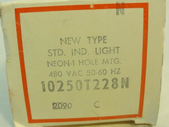 Cutler-Hammer 10250T228N; Indicating Light; No Lense; 480VAC