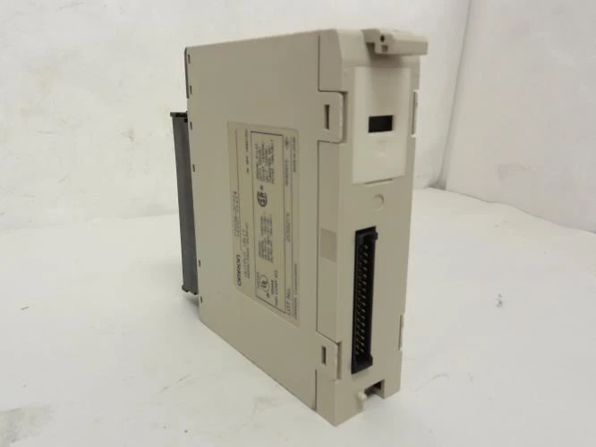 Omron C200H-0C224; Output Unit; 240VAC/24VDC; 2A