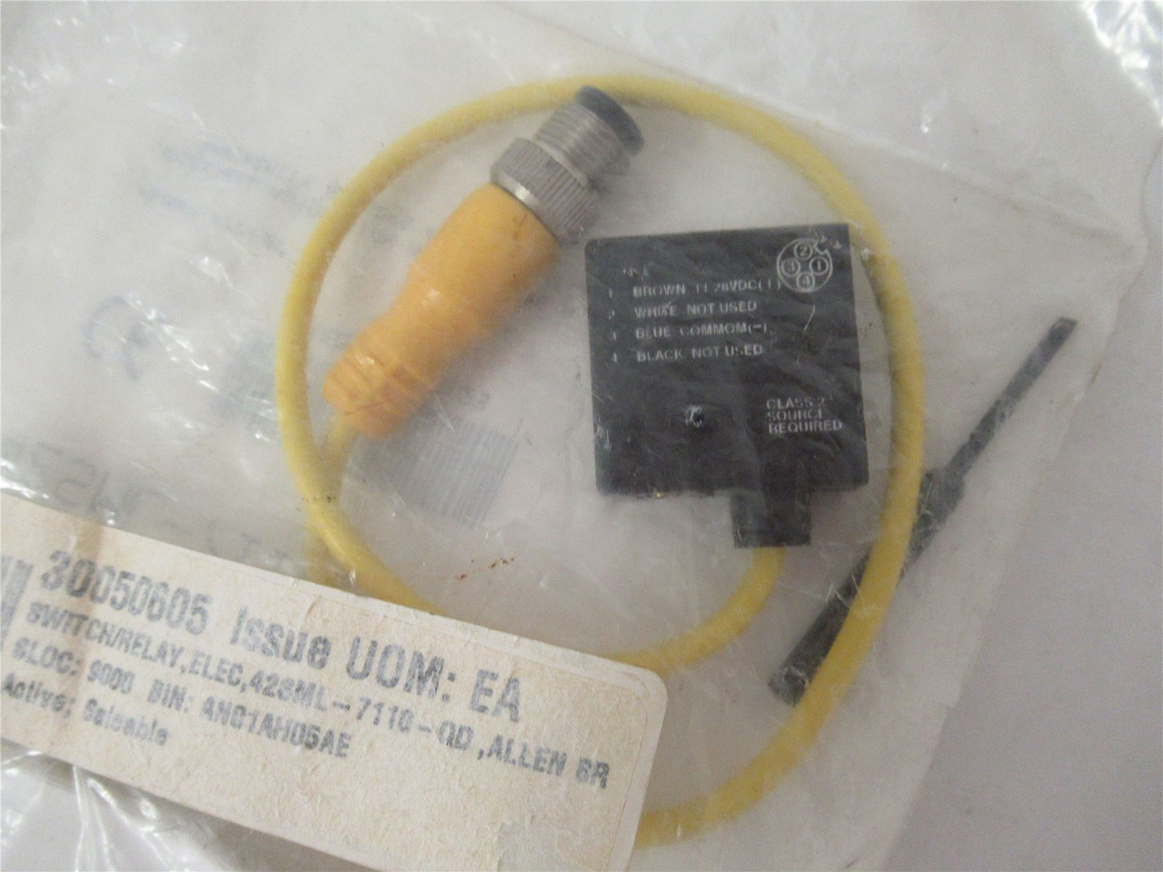 Allen-Bradley 42SML-7110-QD; PhotoSwitch 11-28VDC Red SRSB