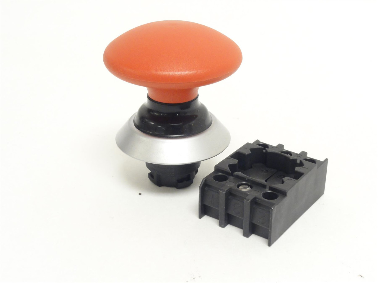 Schmersal NDRZ50GR/RT; Emergency Stop Button 101177170