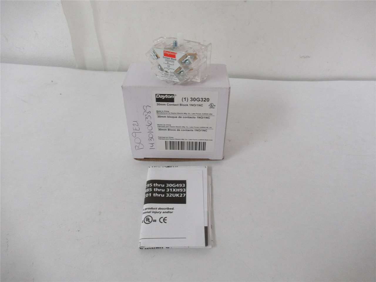 Dayton 30G320; Contact Block 1NO/1NC 30mm 10A 600Vac