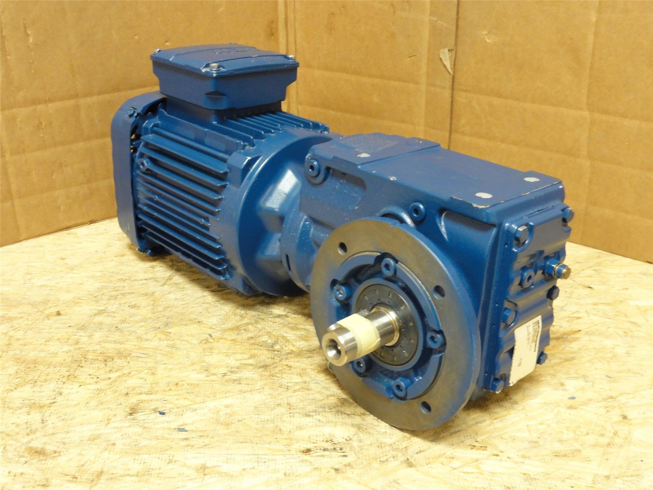 SEW KF37DRN90S4/DH; Gearmotor; 8:1 Ratio; 1-1/2HP; 380-400VAC