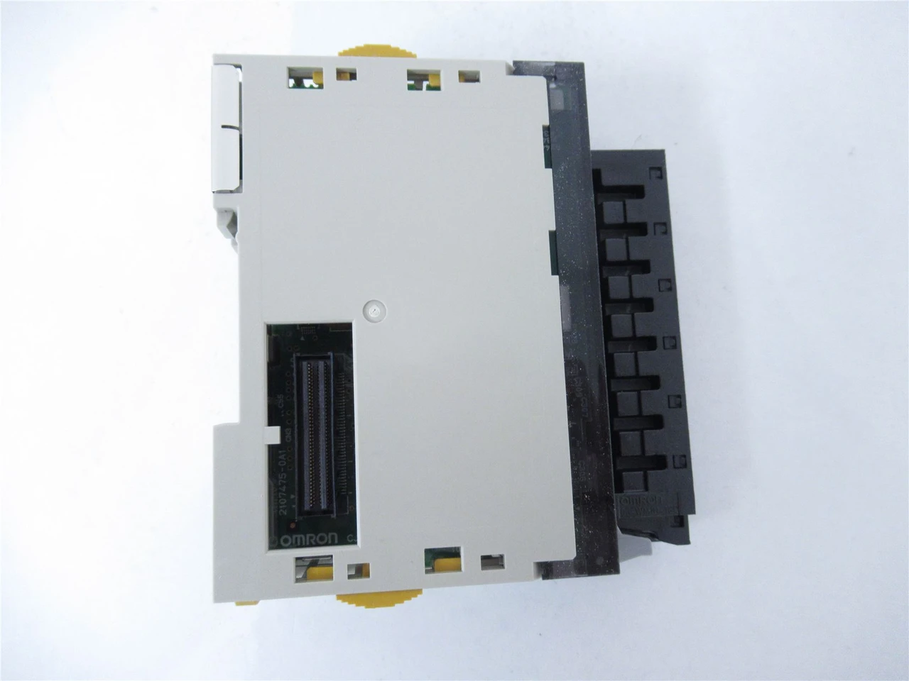 Omron CJ1W-DA041; Output Module 4 Analog Din Rail