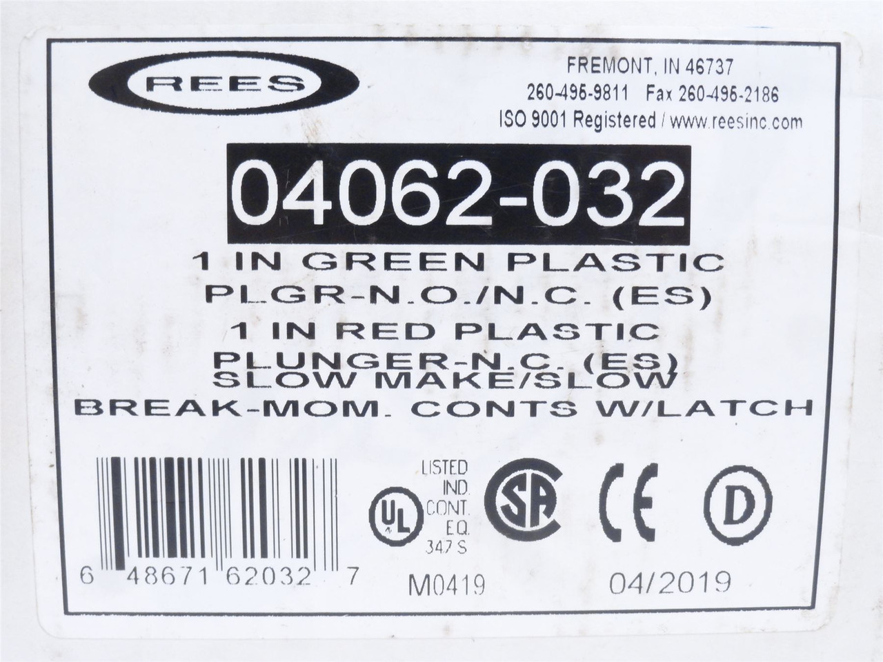Rees 04062-032; Green-Red 1" Push Button; W'Padlock Latch