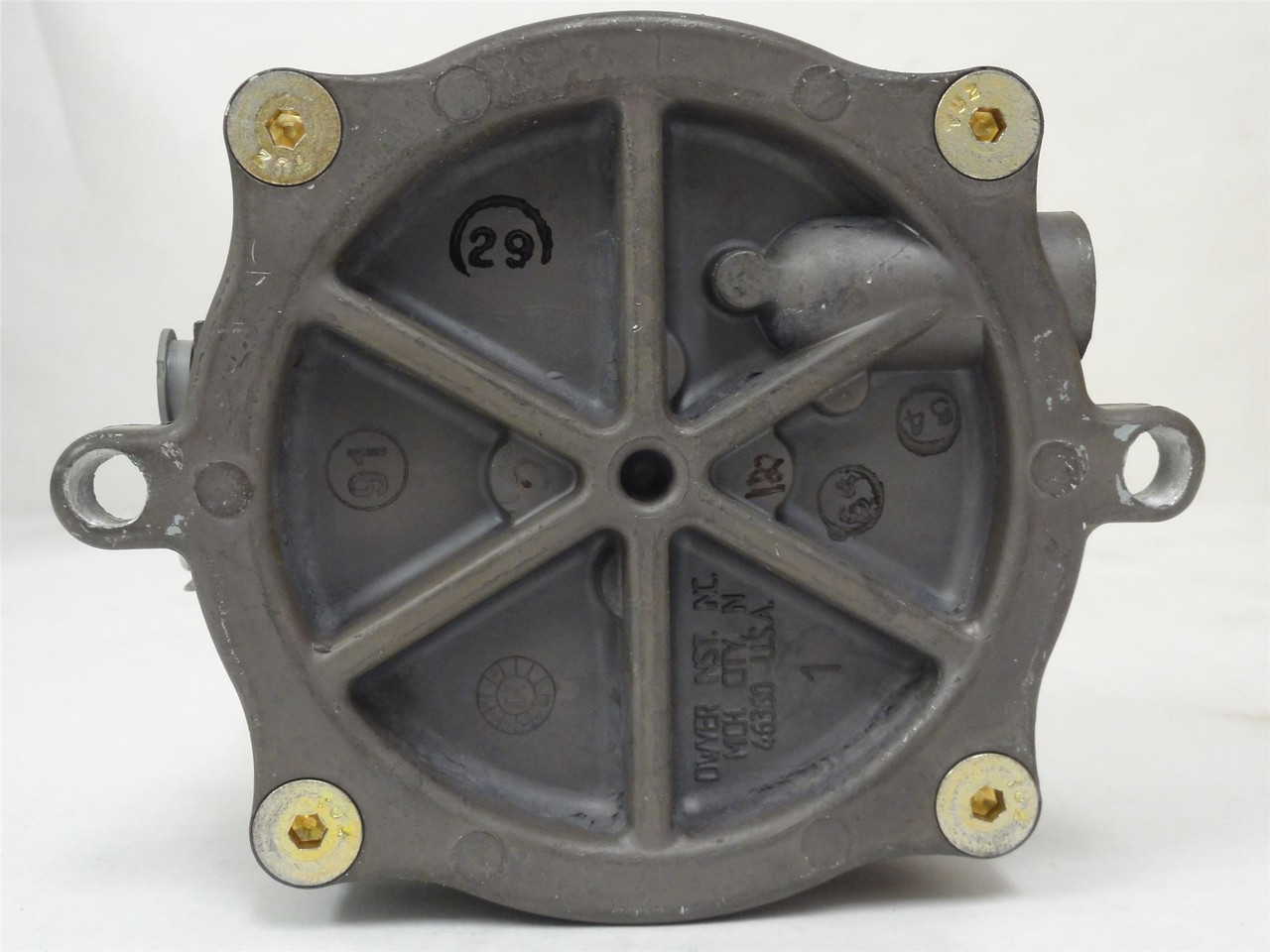 Dwyer 1950G-0-B-120-NA; Differential Press Switch .15-.50in WC