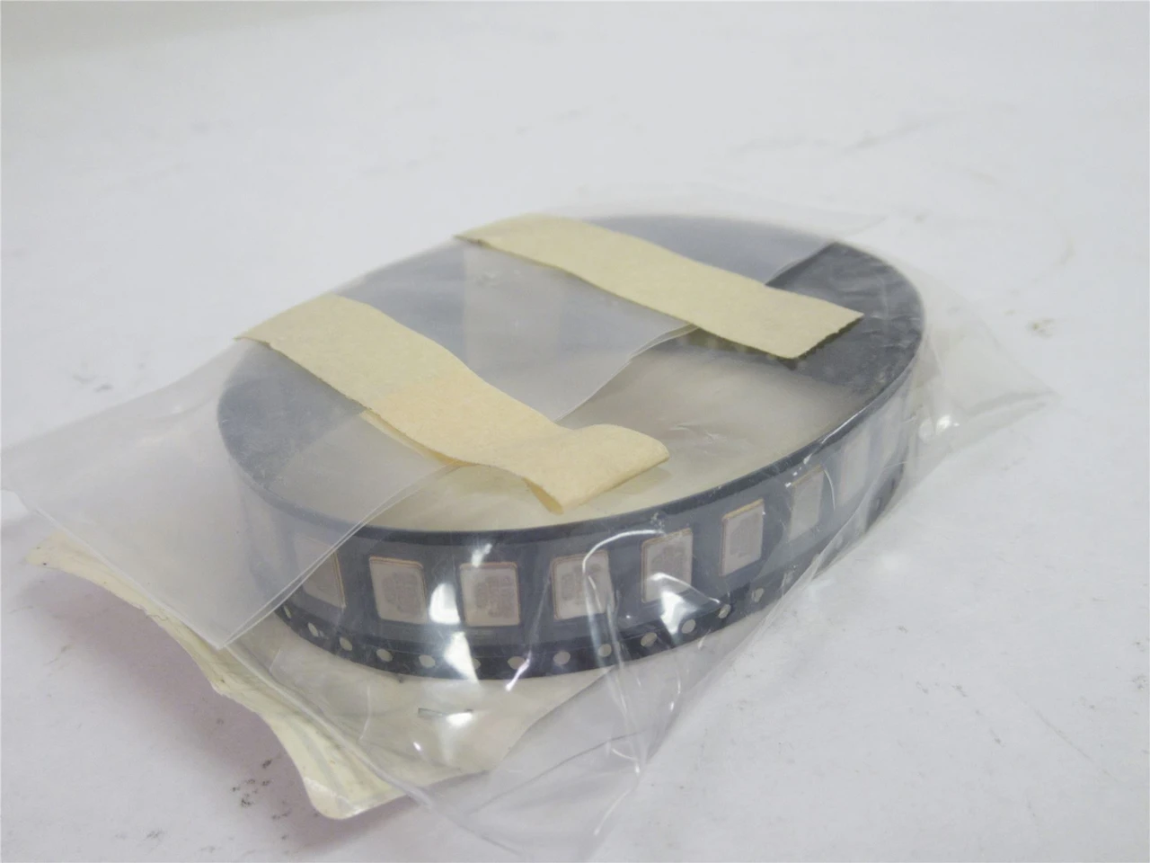 ECS ECS-3953M-400-B-TR; Lot-30 Standard Clock Oscillator;3.3V