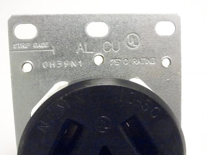 Leviton 5206; Power Outlet; 3 Pole; 3 Wire