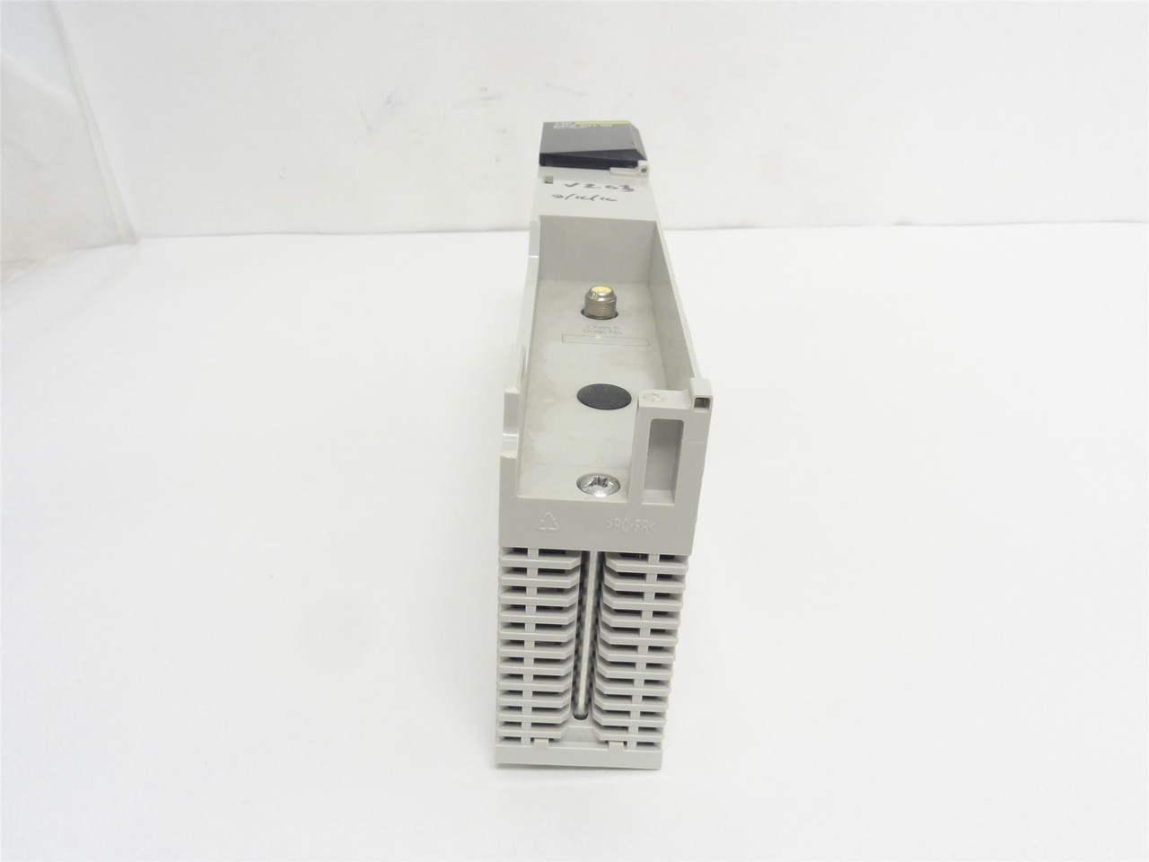 Schneider 140CRA93100; RIO Drop Adaptor Module