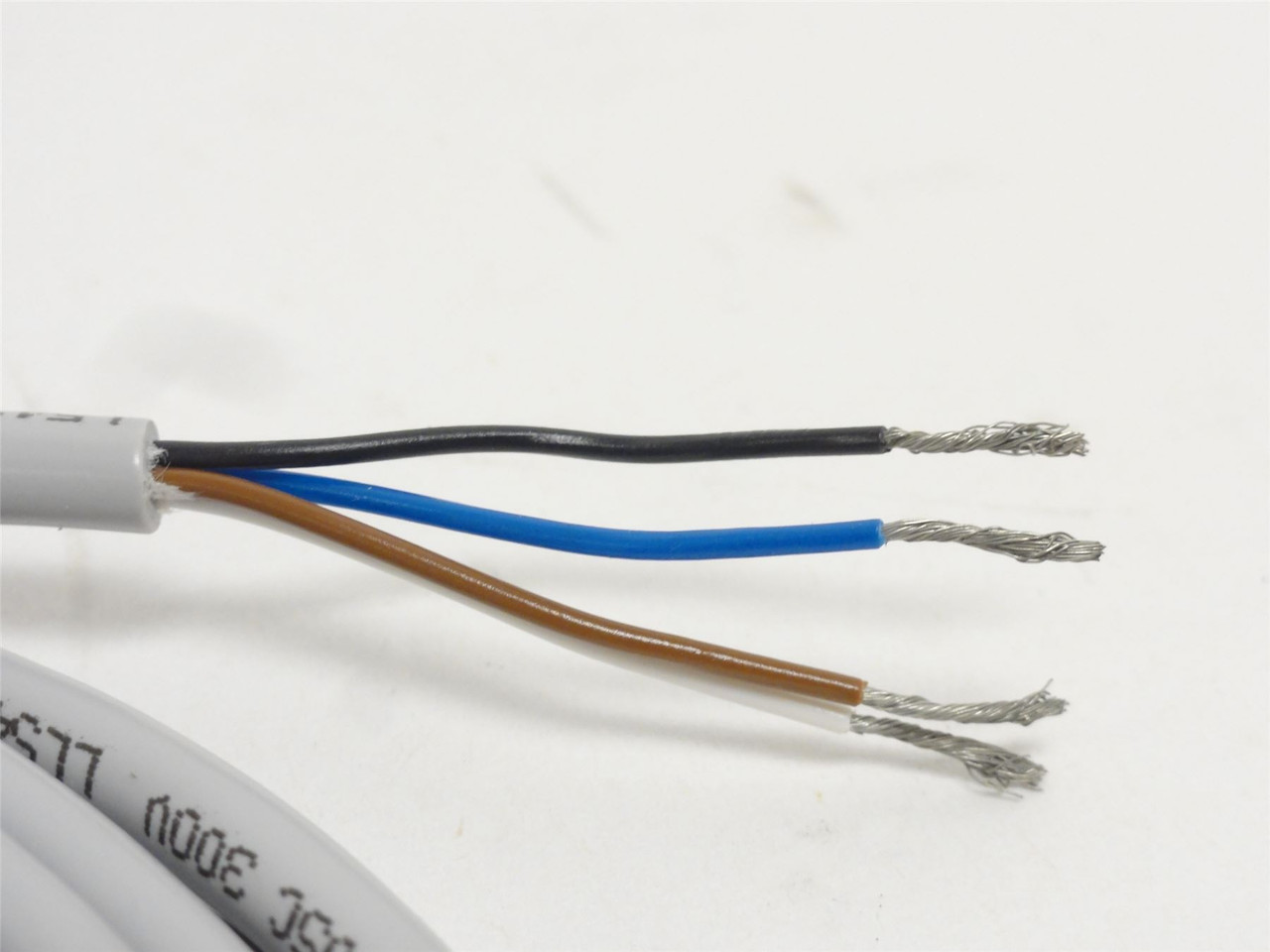 ifm E18109; Female Cordset; 300VAC/DC; 4-Wire; 5m Long