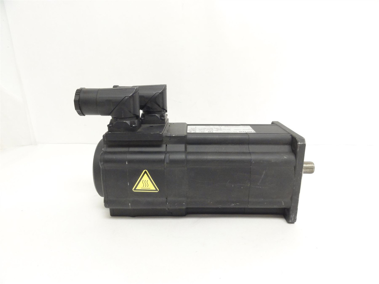 Lenze MCS09F38-RSOBO; Servo-Motor 1.2Kw/1.6HP 330VAC; 3750RPM