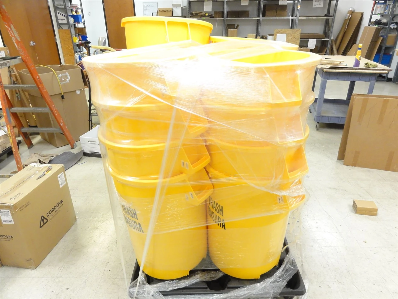 Sparta 84103204; Lot-16 Bronco Yellow Round Trash Cans; 32G