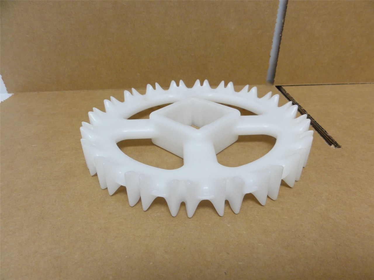Intralox S3F8G5CYE7NG; Sprocket #1600; 20T; 1-1/2"ID Square