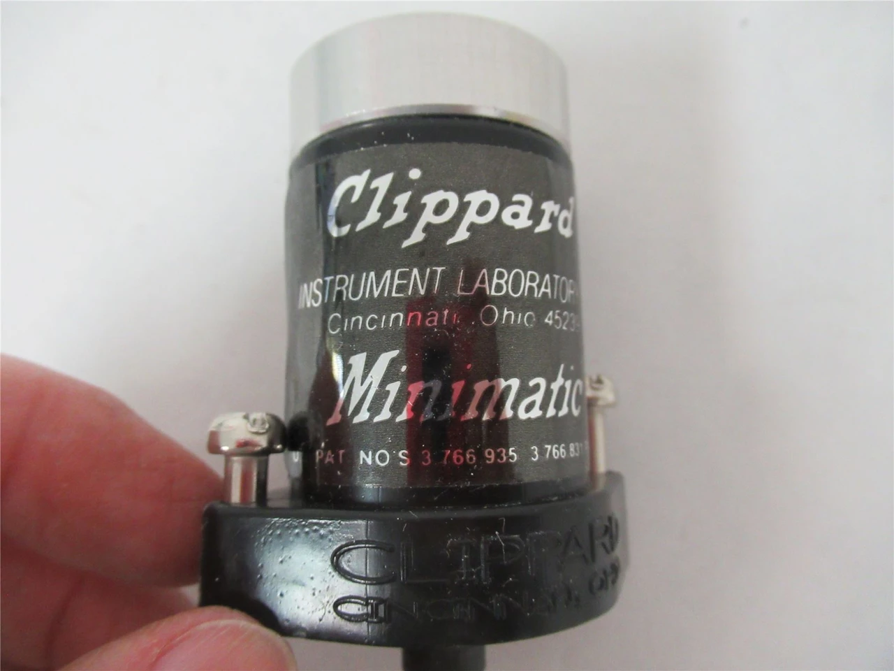 Clippard R-321; Pneumatic Valve 3 Way 150psi