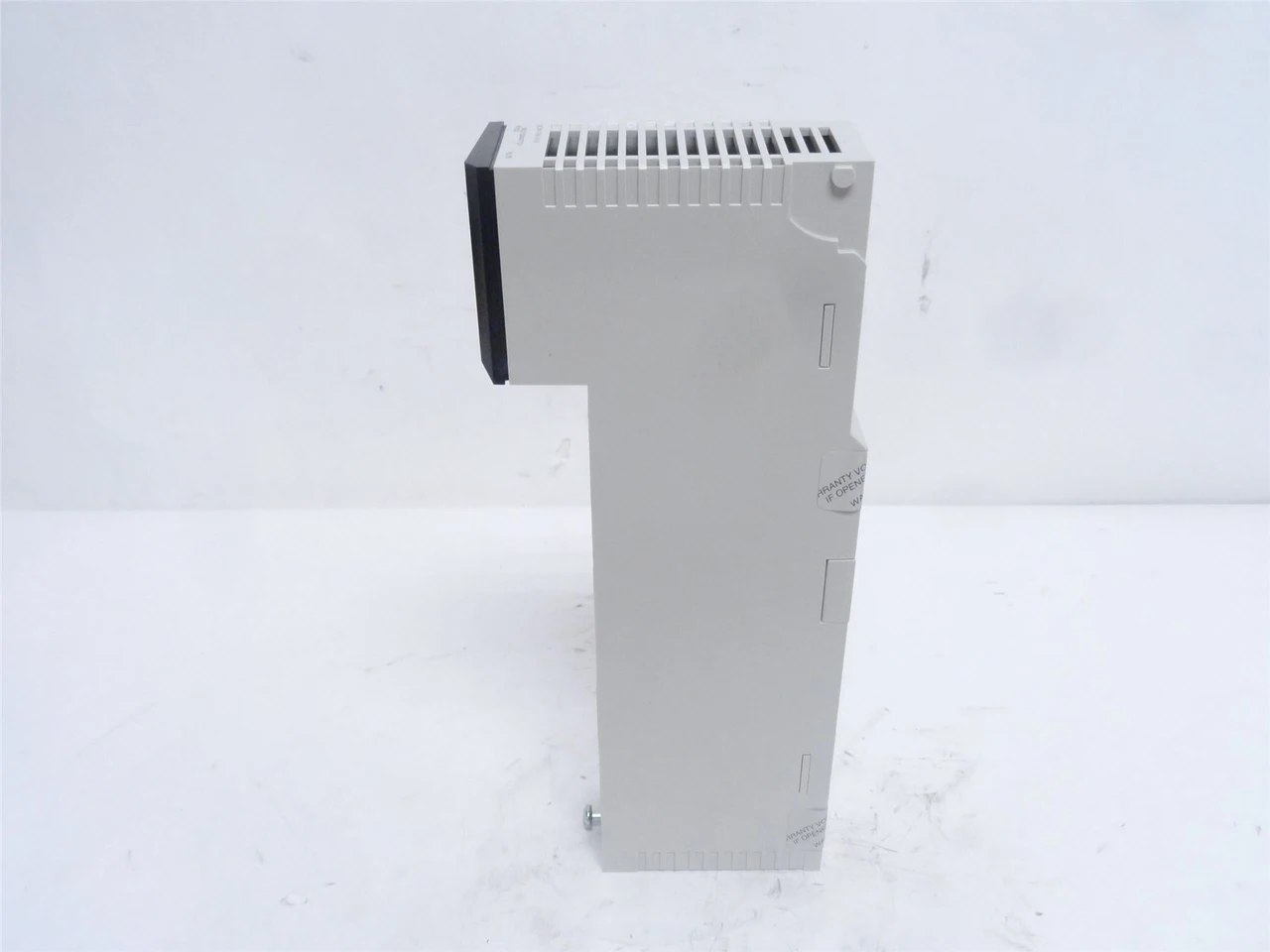 Schneider 140DAI55300; Discrete Input Module 115VAC; 32 Input