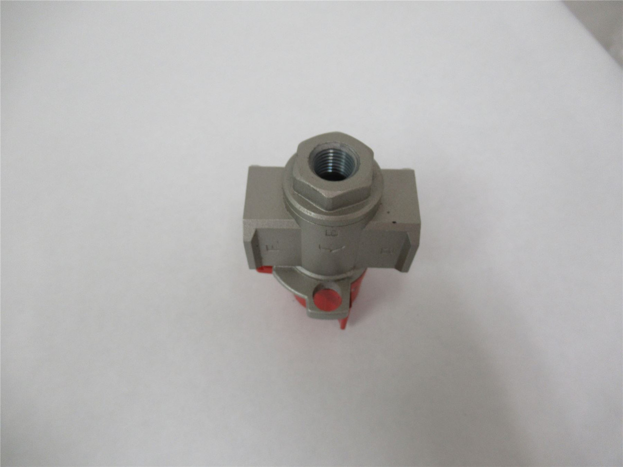 SMC VHS30-N02-Z; Pneumatic Mechanical Valve 3 Port 1/2"