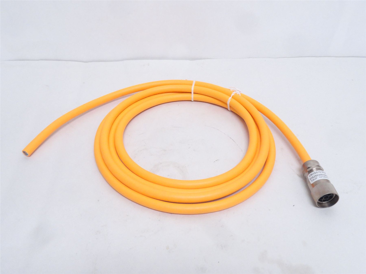 Schneider VW3S5101R30; MotorCable 4x1.5 Shielded Connector 3M