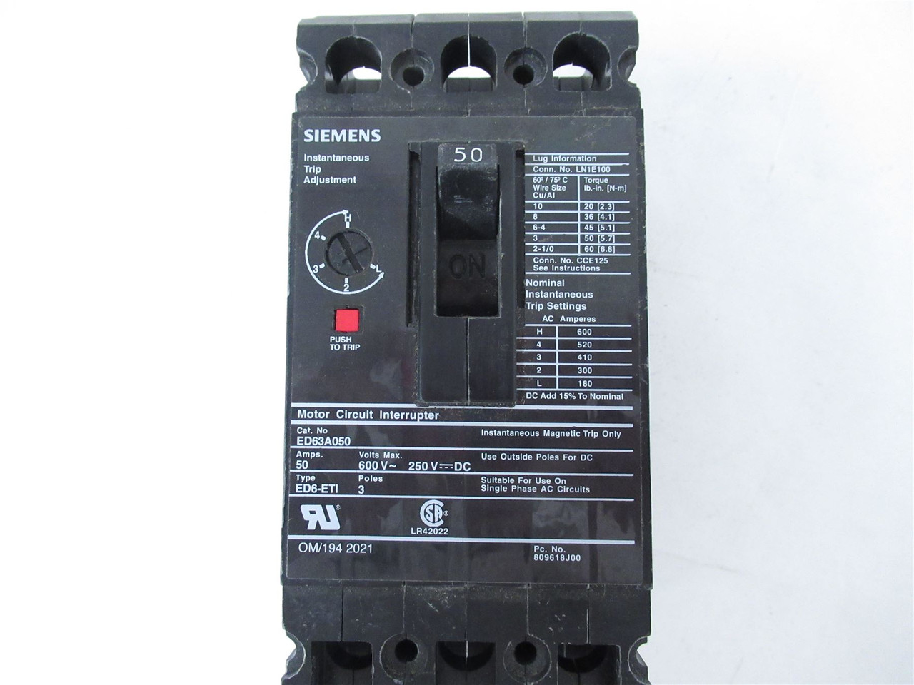 Siemens ED63A050; BREAKER 50A 600V 3 Pole (Cracked Plastic)