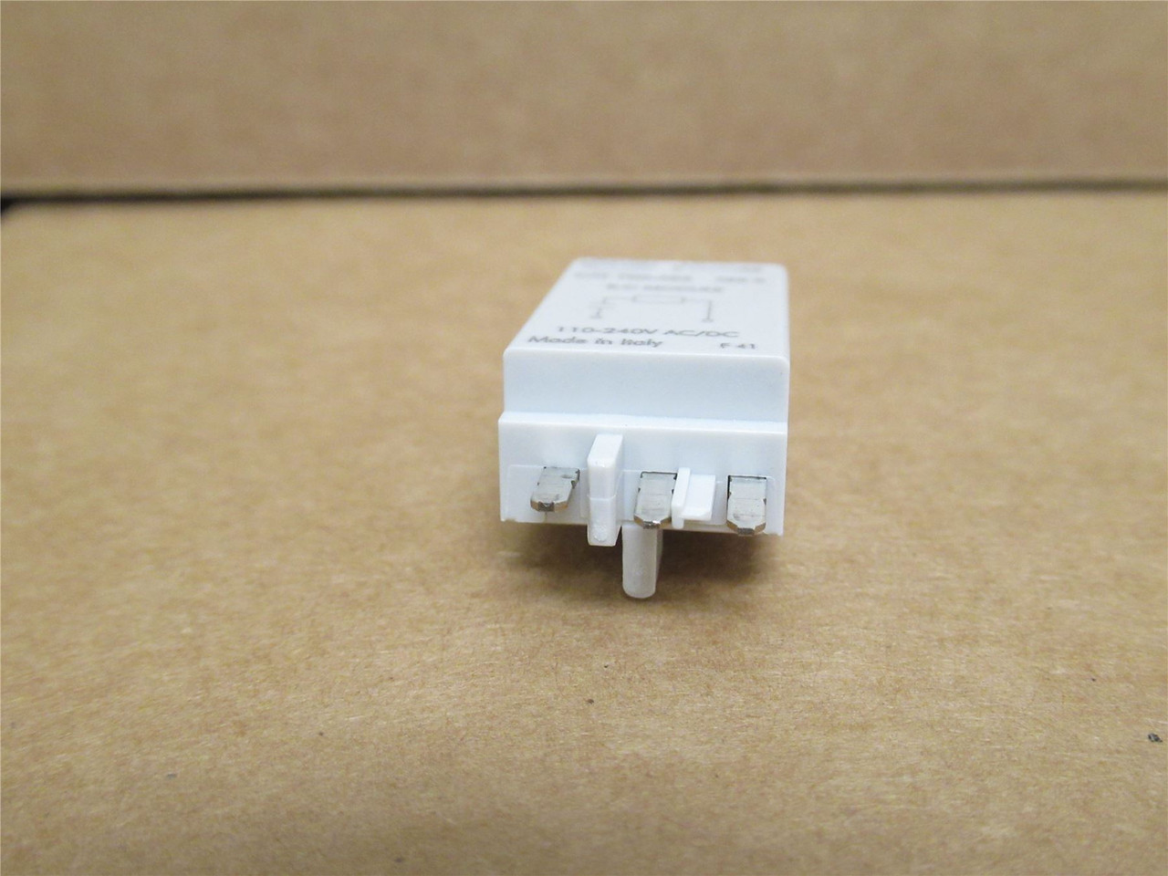 Allen-Bradley 700-AR2; Surge Suppresor; 110-240VAC/DC