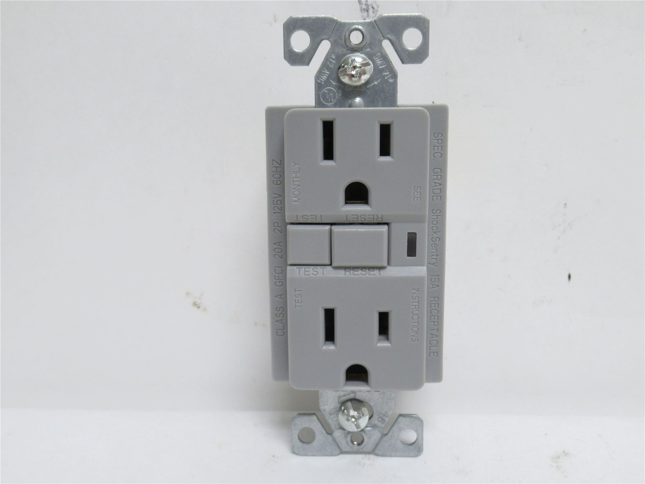 Cooper VGF15GY;  Tamper Resistant GFCI Receptacle; 2P; 2 Wire