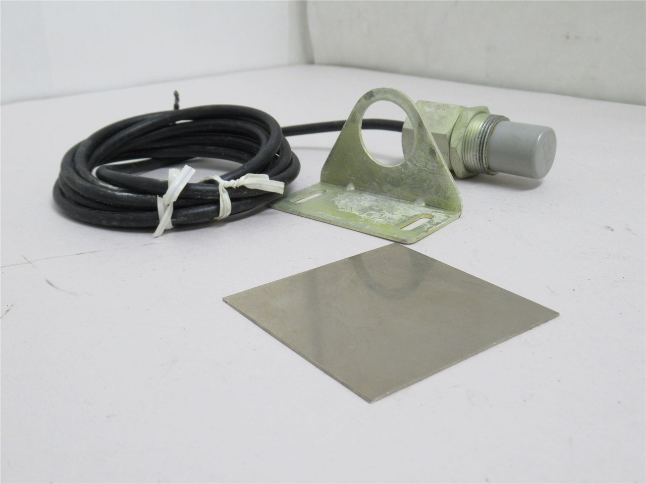 Honeywell FMSA2-6B; Proximity Sensor