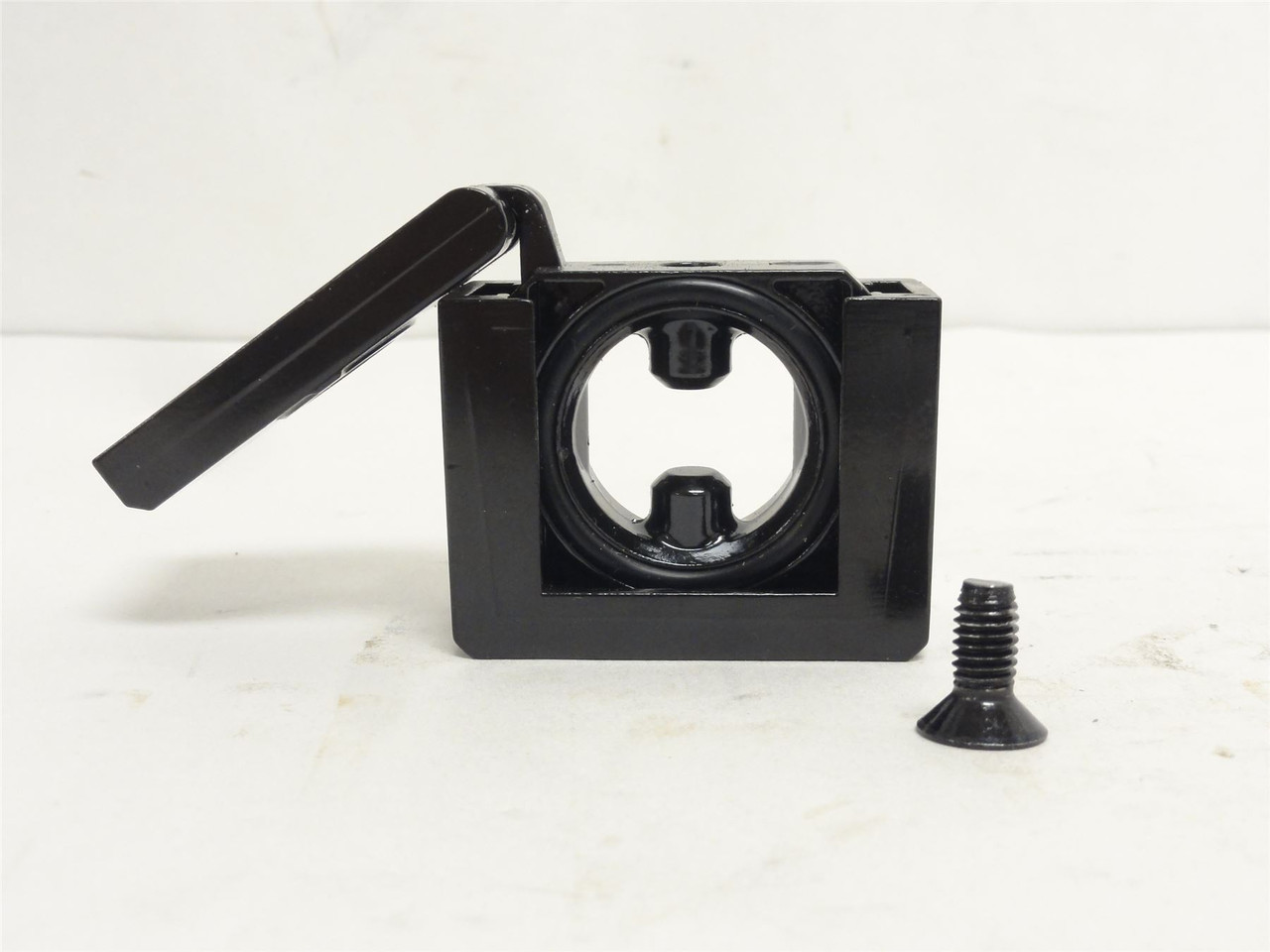 Norgren 4311; Pneumatic Quick Clamp/Connector Component