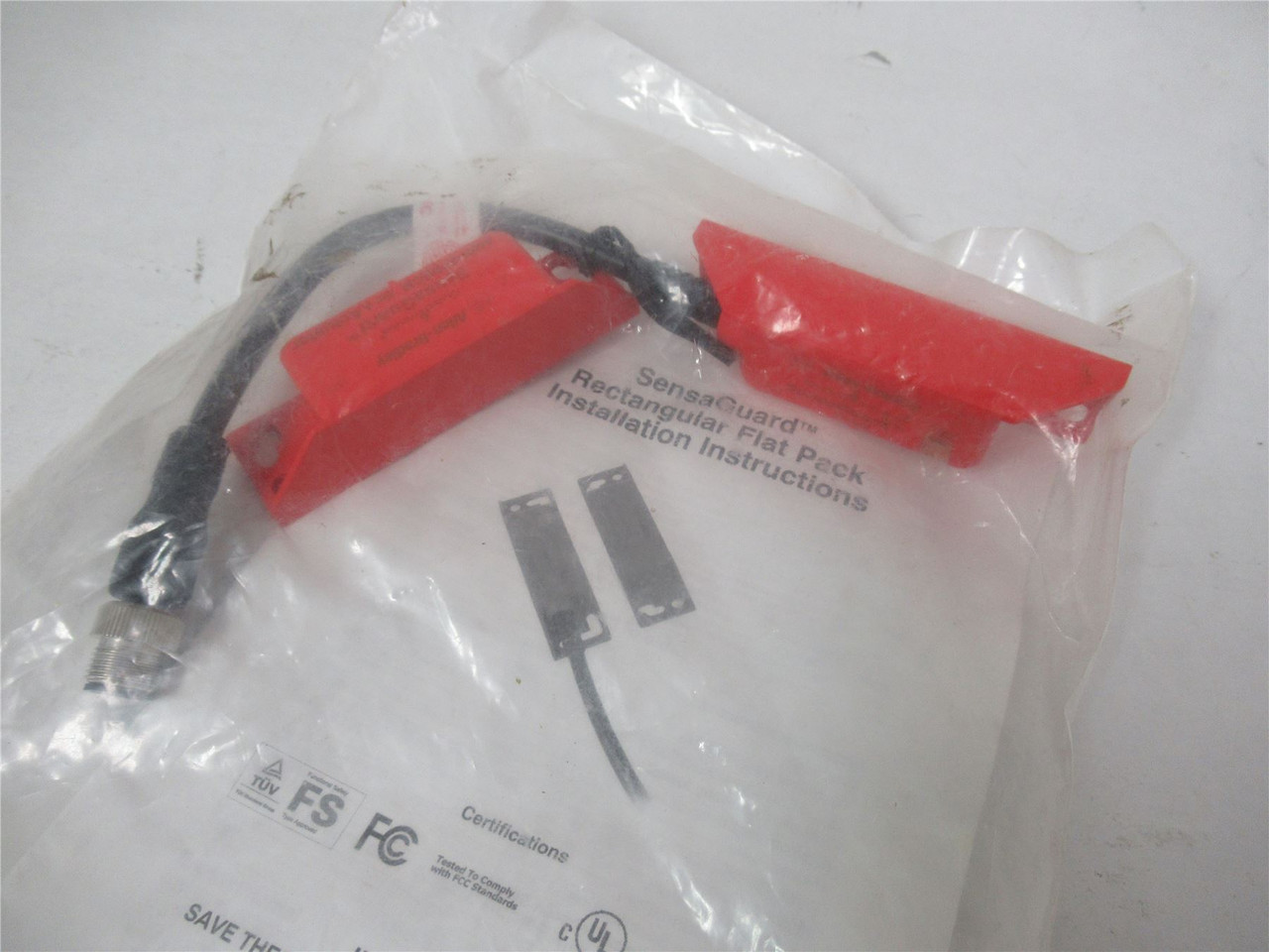 Allen-Bradley 440N-Z21SS2HN; Safety Switch24VDC 50MA 18mmDist