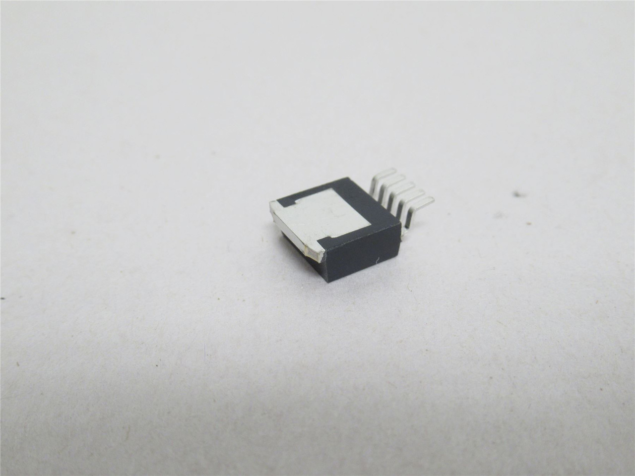 Microchip Tech MIC5209-3.3YU; Lot-40 Linear Voltage Regulator