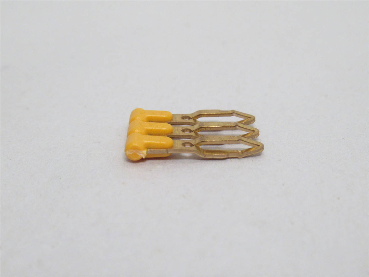 DINectors DN-3J2YMN; Lot-18 Terminal Block Jumpers; 25A; 600V