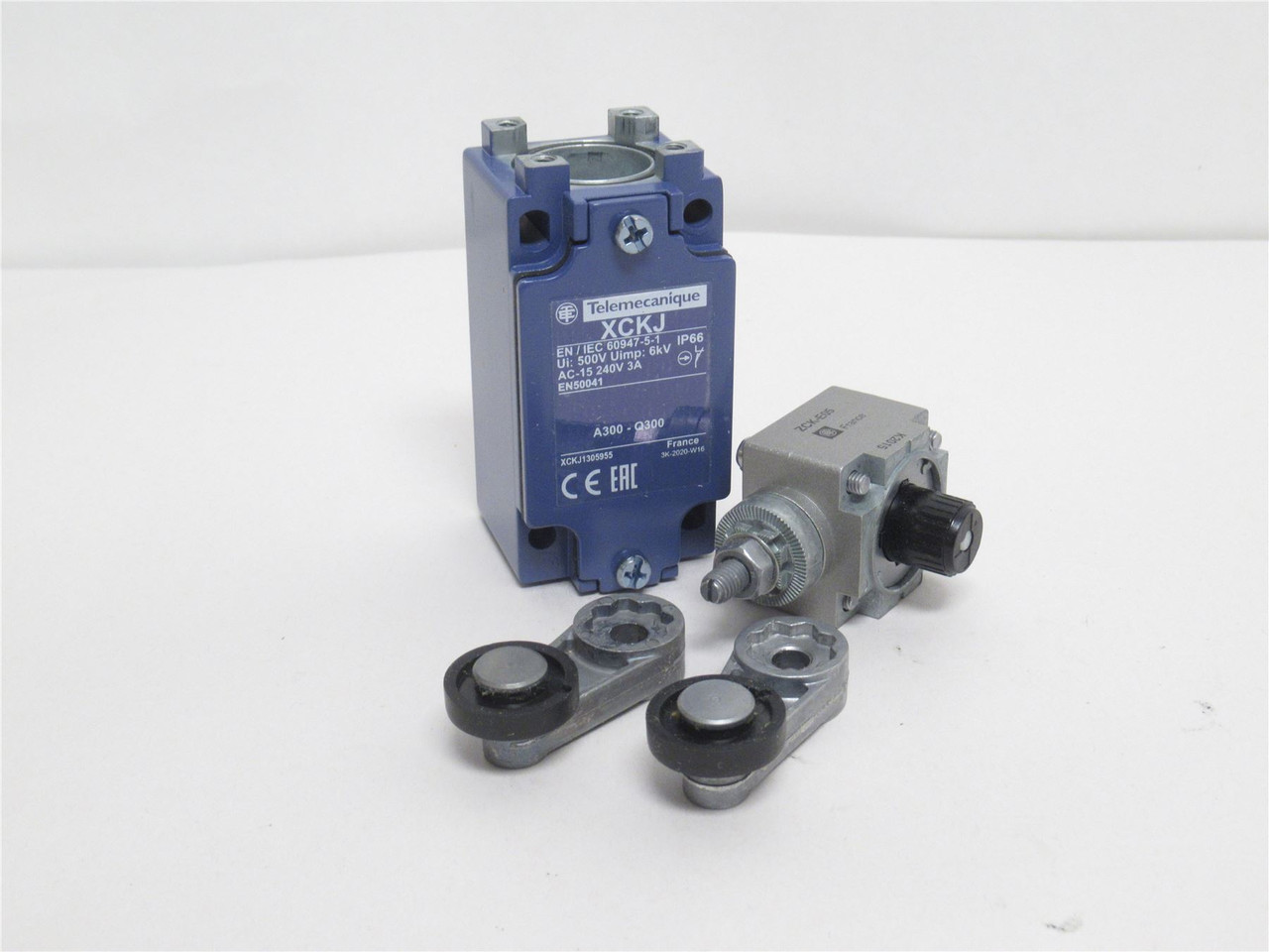 Telemecanique XCKJ1305955; Limit Switch; 3A; 240VAC+OPT