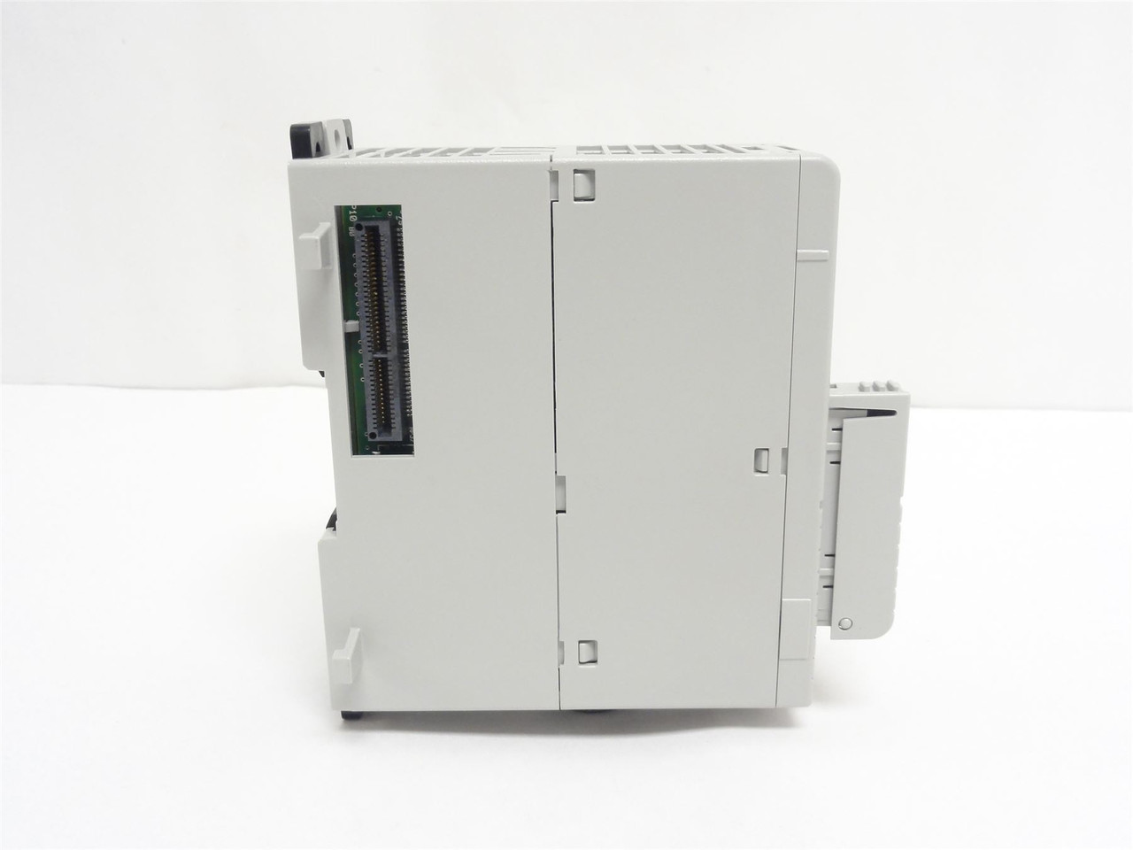 Allen-Bradley 1768-L43; Processor Module; 2Mb Memory; 24VDC