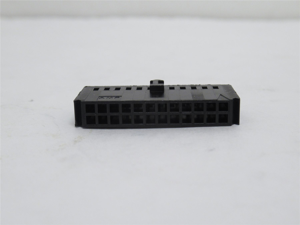 AMP 102387-5; Lot-5 Connector Housing; 24Pos; Dual Row