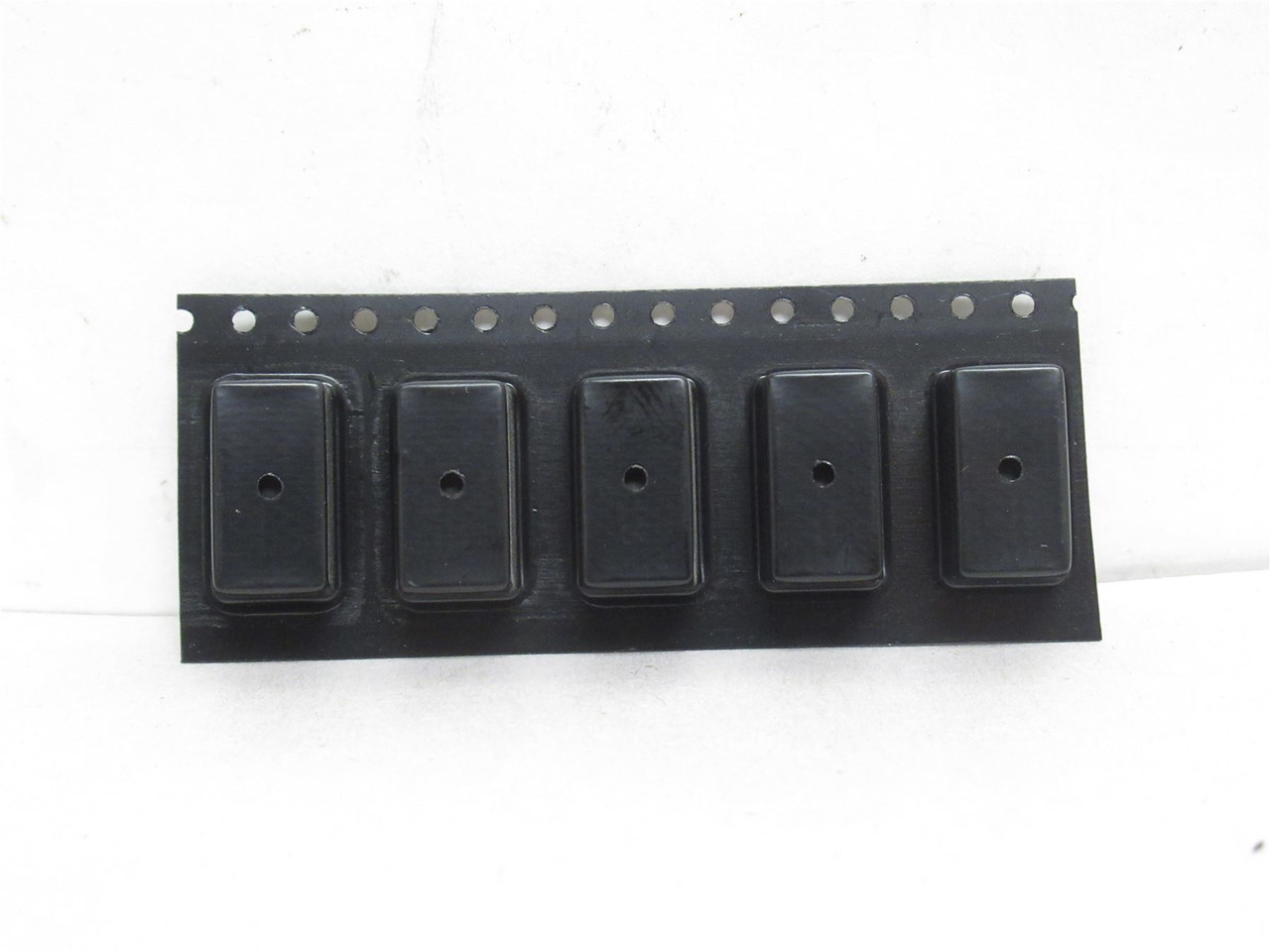 Delevan  4922R-22L; Lot-5; Power Inductors; SMD 56uH; 1A