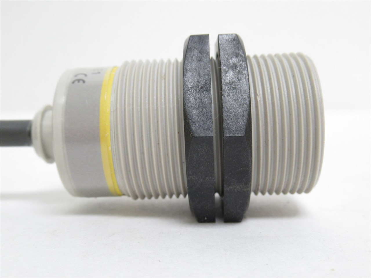 Omron E2F-X10E1; Proximity Sensor 12-24VDC; 200mA; 2m Cable