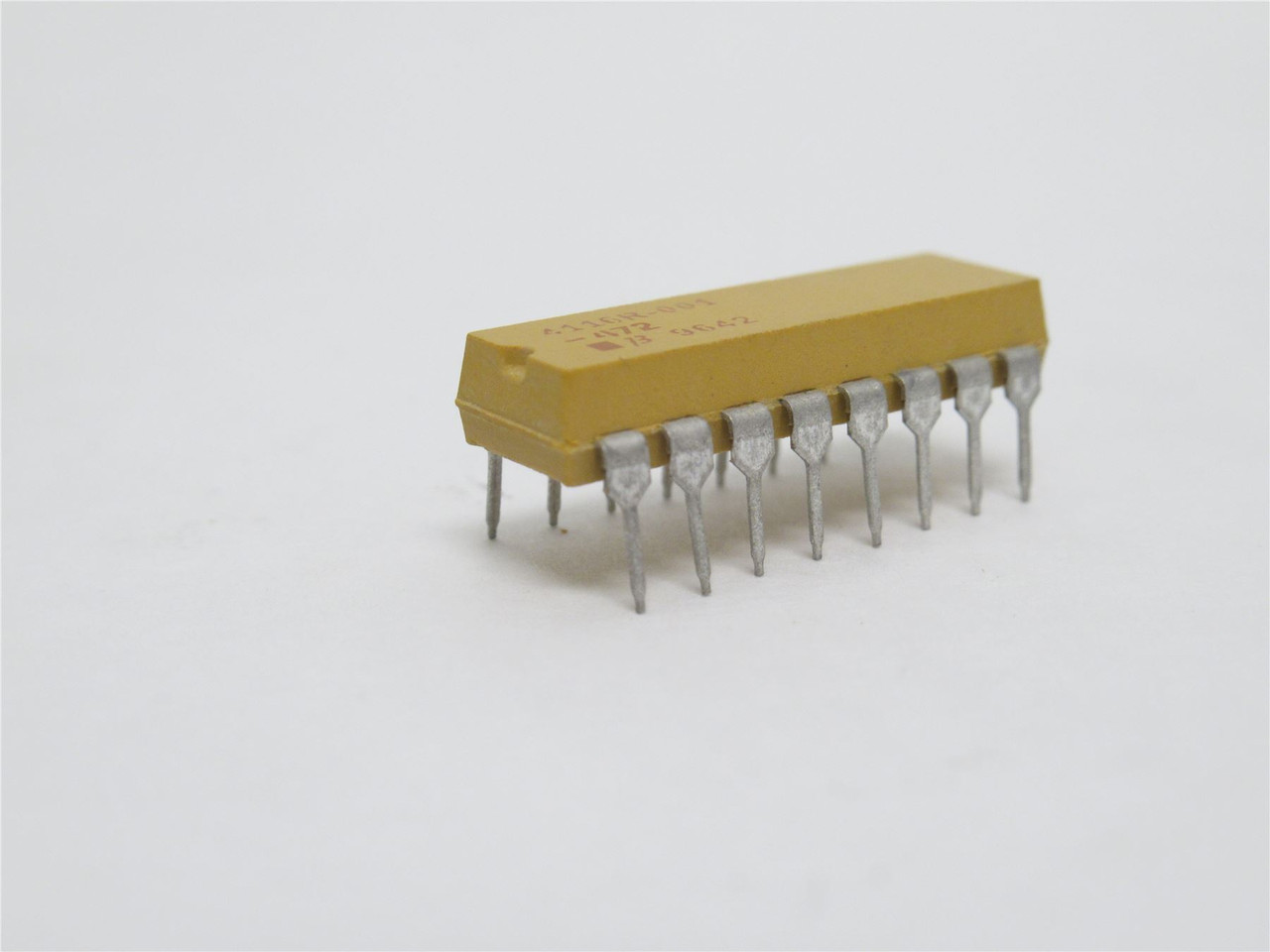 Bourns 4116R-1-472; Lot-28 Resistor 4.7 Kilohms; 2.25W; 100V