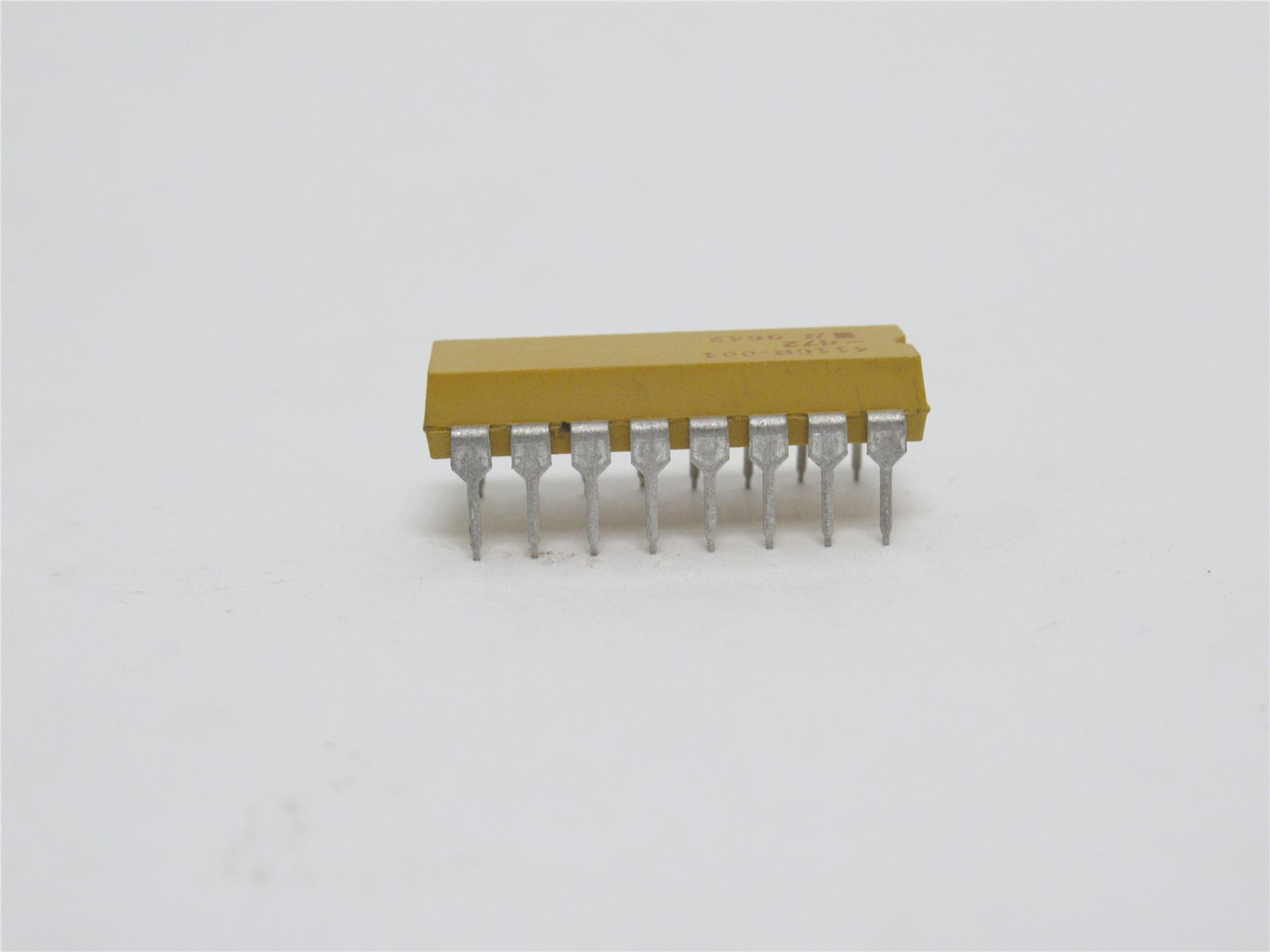 Bourns 4116R-1-472; Lot-28 Resistor 4.7 Kilohms; 2.25W; 100V