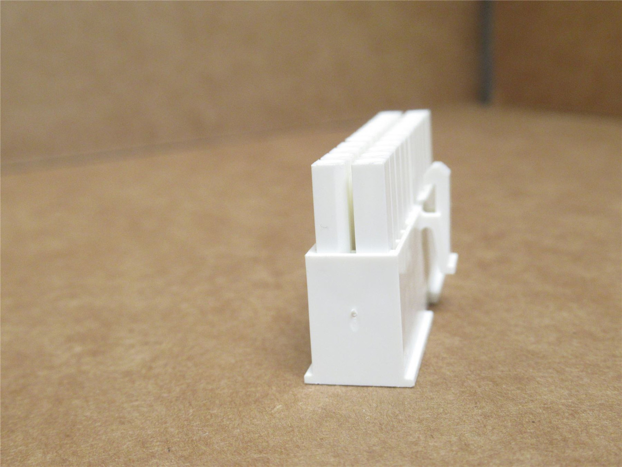 AMP 770586-1; Lot-10 Connector Plugs; 22Pos; 2-Row; Crimp