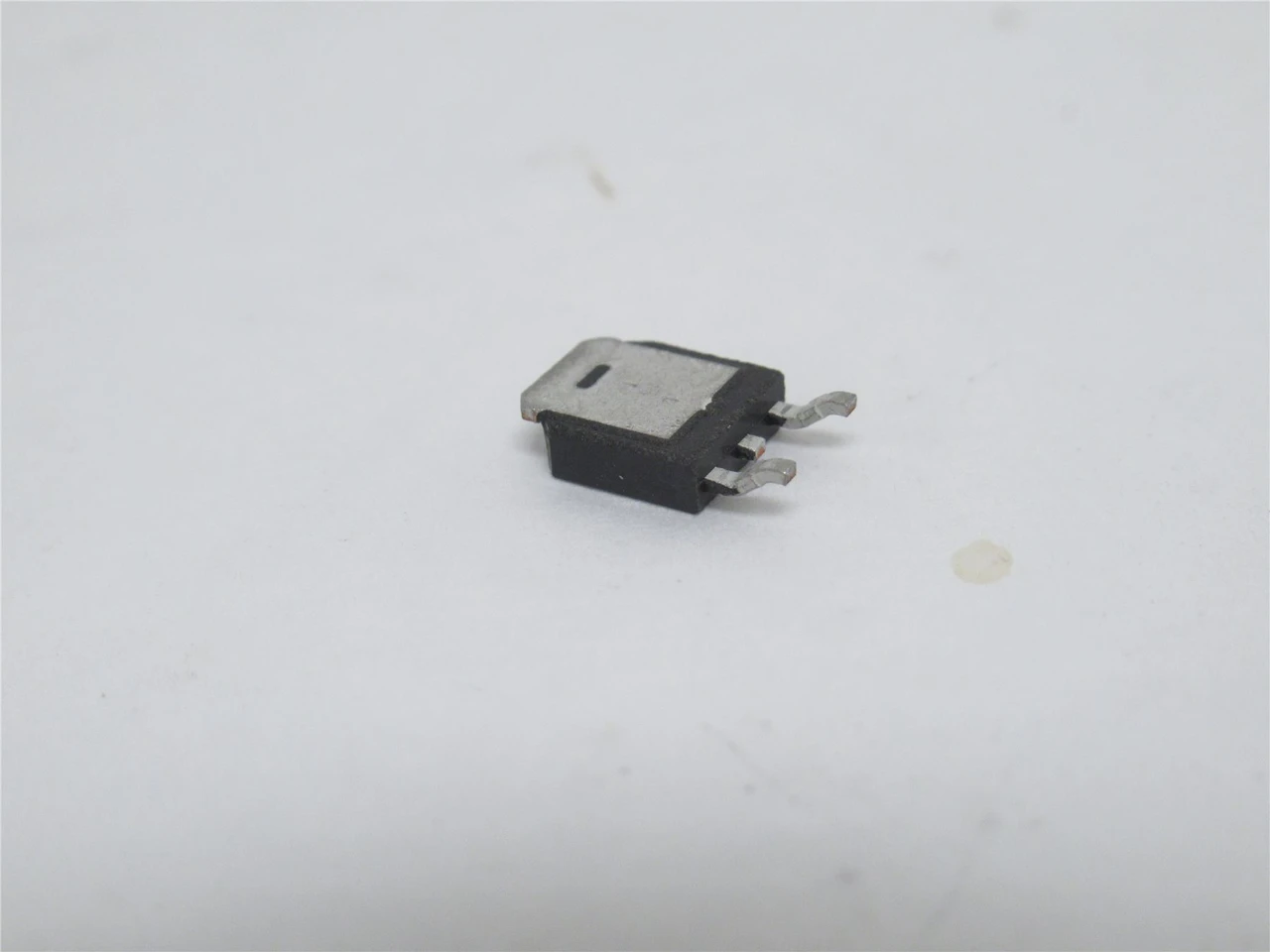 Vishay IRFR220; Lot-20; Power Mosfets; 42 Watts; 200V; 4.8A