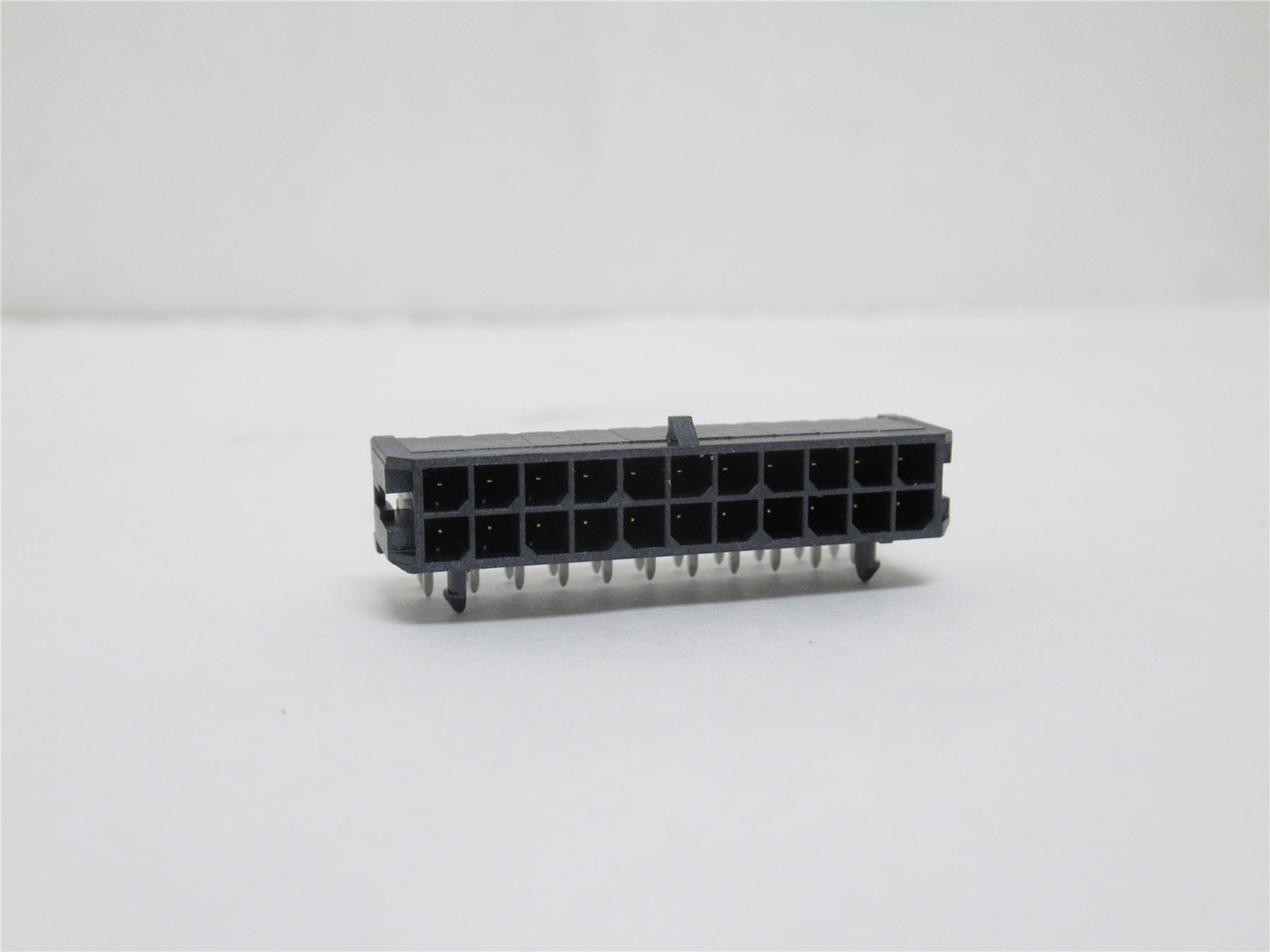 Molex 43045-2201; Lot-3 Shrouded Headers; 90Deg; 22-Pin